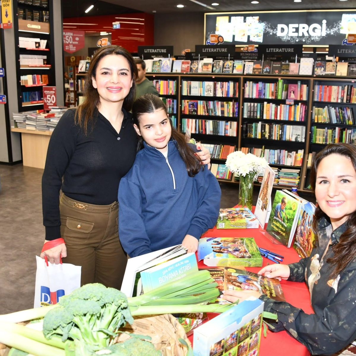 Kitap okuma etkinliği ve imza günü