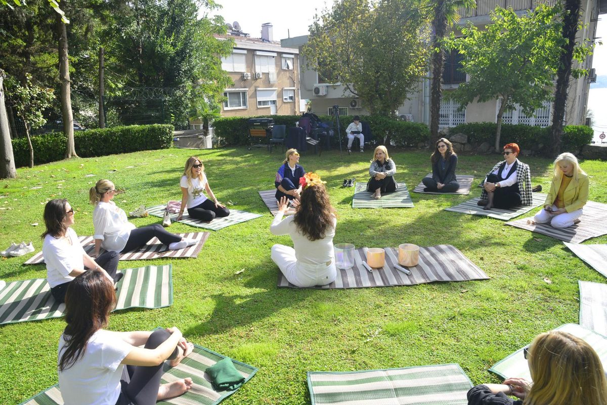 Ses terapisi ve meditasyon atölyesi