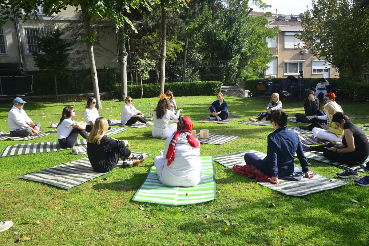 Ses terapisi ve meditasyon atölyesi