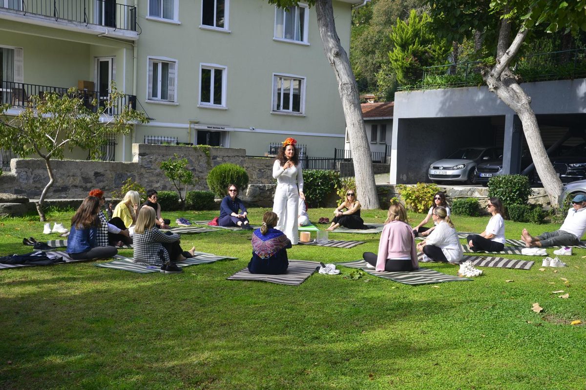 Ses terapisi ve meditasyon atölyesi