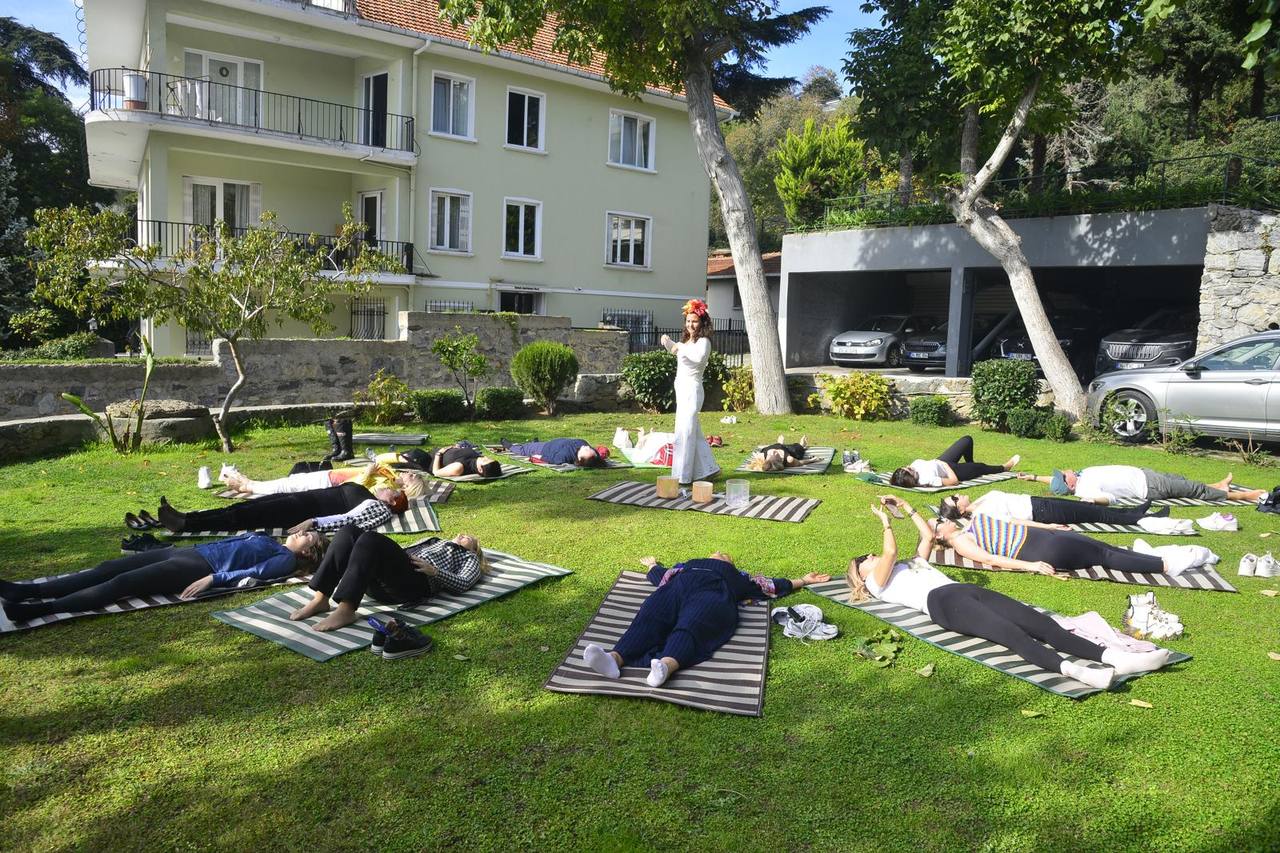 Ses Terapisi ve Meditasyon Atölyesi